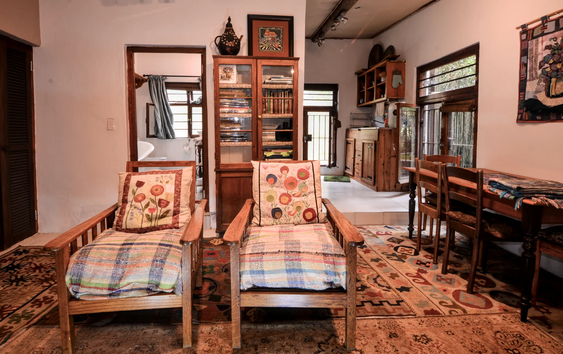 Hermanus self-catering cottage lounge